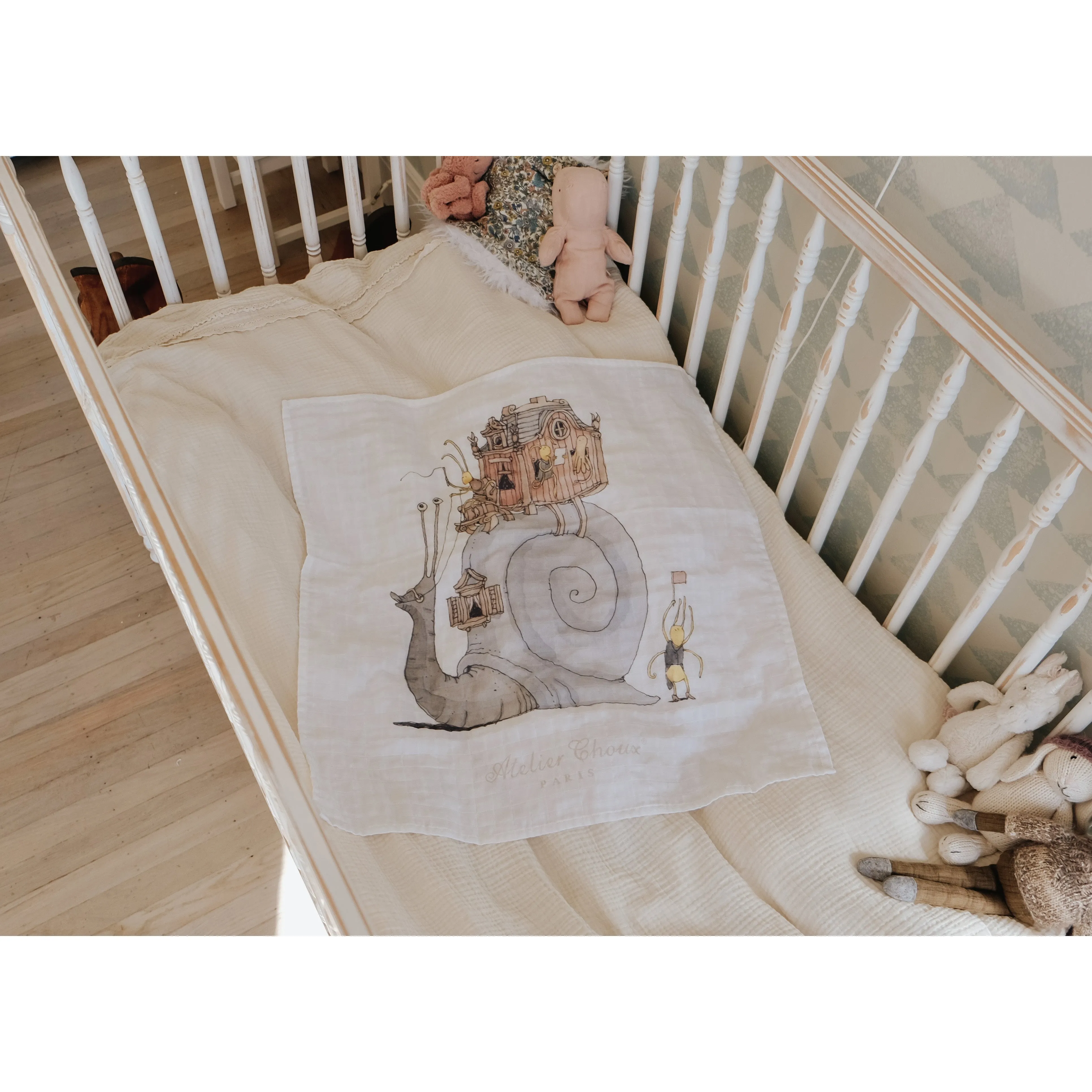 Atelier Choux Mini Muslin Snail Riding